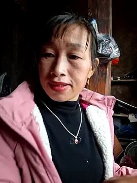 Snapshot of ngocngoc_cute chatting on October 25, 1:49 am ngocngoc cute online show from October 25, 1:49 am