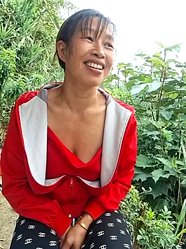 Snapshot of ngocngoc_cute chatting on July 23, 2:42 am ngocngoc cute online show from July 23, 2:42 am