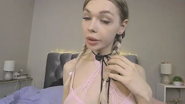 Snapshot of Blondy_Fina chatting on June 26, 10:54 am Blondy Fina online show from June 26, 10:54 am