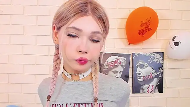 Blondy Fina online show from November 9, 4:38 am