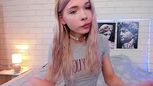 Blondy Fina online show from September 14, 4:57 am