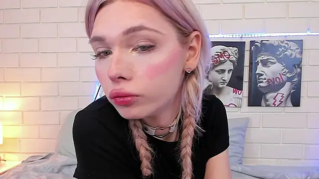 Blondy Fina online show from September 15, 4:46 am