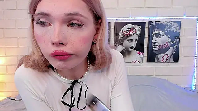 Blondy Fina online show from September 16, 4:57 am