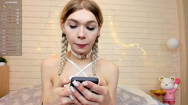 Blondy Fina online show from February 20, 4:42 am