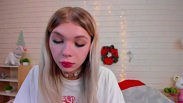 Blondy Fina online show from February 7, 4:42 am