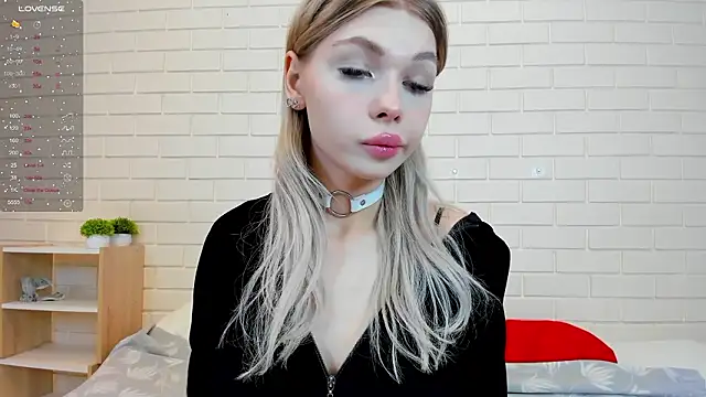 Blondy Fina online show from February 22, 4:48 am