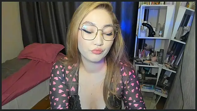 lyra x online show from November 24, 10:32 pm