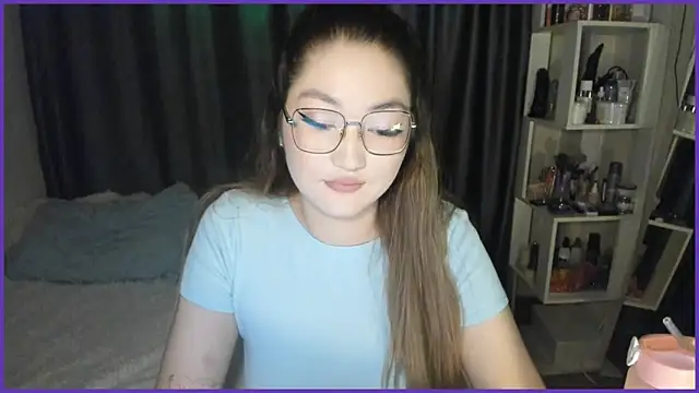 lyra x online show from October 1, 1:26 pm