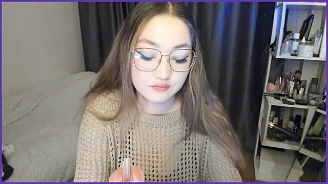 lyra x online show from October 12, 1:01 pm