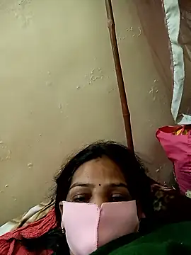 Snapshot of soni_yhakur chatting on January 6, 10:03 pm soni yhakur online show from January 6, 10:03 pm