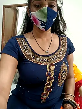 Snapshot of soni_yhakur chatting on October 15, 8:55 am soni yhakur online show from October 15, 8:55 am