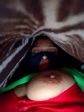 Snapshot of soni_yhakur chatting on January 13, 5:39 pm soni yhakur online show from January 13, 5:39 pm