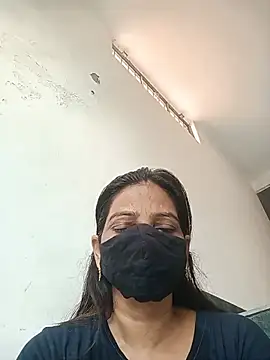 Snapshot of soni_yhakur chatting on June 26, 1:22 am soni yhakur online show from June 26, 1:22 am