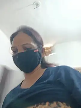 Snapshot of soni_yhakur chatting on June 20, 1:32 am soni yhakur online show from June 20, 1:32 am
