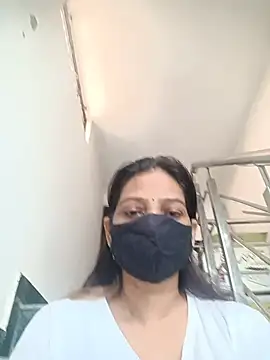 Snapshot of soni_yhakur chatting on July 10, 1:05 am soni yhakur online show from July 10, 1:05 am