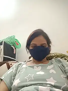 Snapshot of soni_yhakur chatting on July 5, 4:19 am soni yhakur online show from July 5, 4:19 am