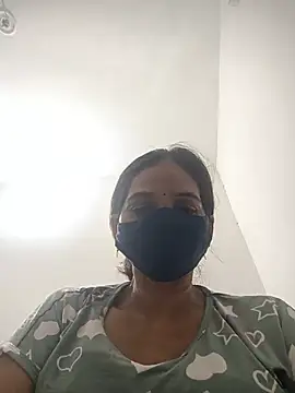 Snapshot of soni_yhakur chatting on July 5, 2:16 am soni yhakur online show from July 5, 2:16 am
