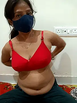 Snapshot of soni_yhakur chatting on September 18, 9:23 am soni yhakur online show from September 18, 9:23 am