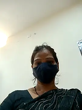 Snapshot of soni_yhakur chatting on September 15, 6:03 am soni yhakur online show from September 15, 6:03 am