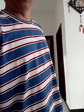 CWQ123 online show from December 19, 2:26 am