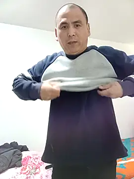 CWQ123 online show from November 17, 11:42 pm