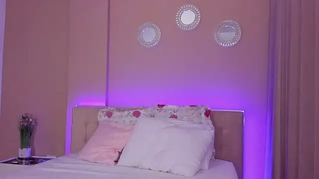 Emily Sheen online show from June 21, 4:18 am
