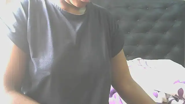 Snapshot of YummySyriaxoxo chatting on February 28, 6:24 am YummySyriaxoxo online show from February 28, 6:24 am