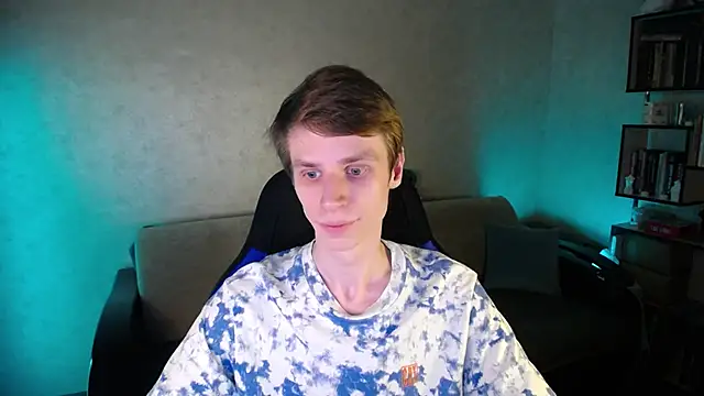 yes cute boy  online show from April 8, 7:04 pm