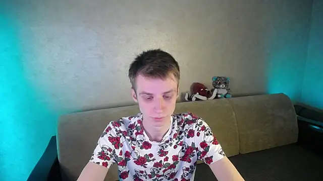 yes cute boy  online show from May 26, 12:31 am