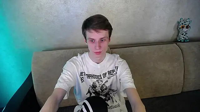 yes cute boy  online show from March 18, 12:19 pm