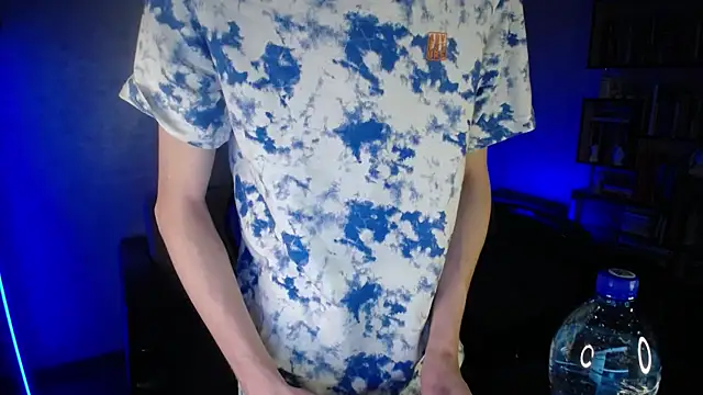 yes cute boy  online show from February 10, 2:05 pm