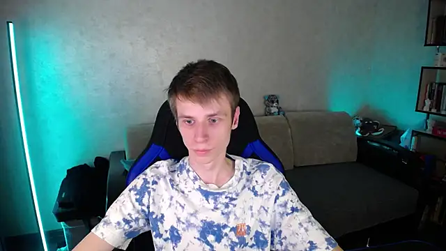 yes cute boy  online show from July 9, 1:54 pm