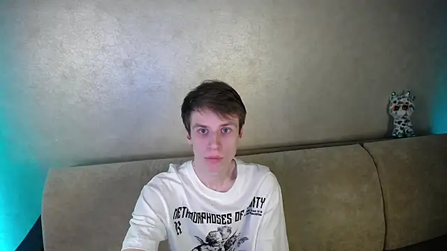 yes cute boy  online show from March 17, 9:40 pm
