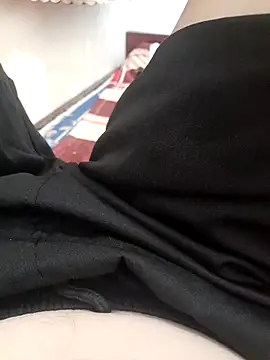 Snapshot of Brongiep chatting on November 30, 12:28 pm Brongiep online show from November 30, 12:28 pm