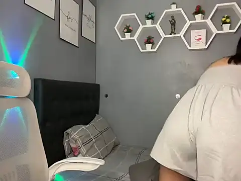 lelasohna online show from November 6, 12:20 pm