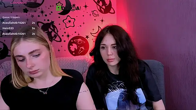 Snapshot of riley_sanders chatting on June 15, 9:14 pm riley sanders online show from June 15, 9:14 pm