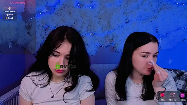 riley sanders online show from April 3, 7:31 pm