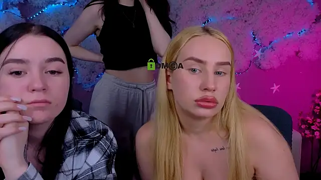 riley sanders online show from April 7, 10:33 pm