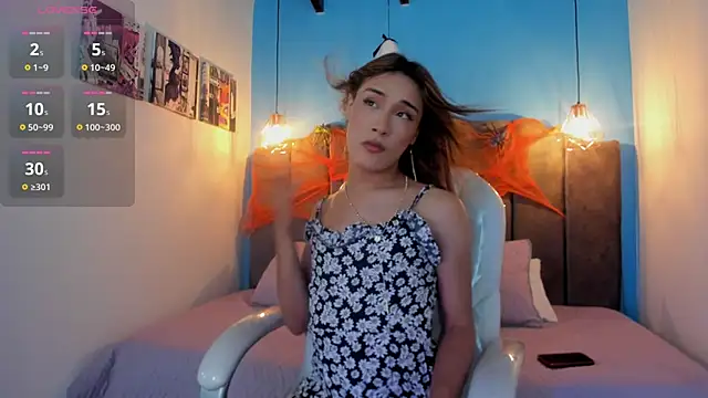 victoria decapri online show from October 28, 8:08 pm