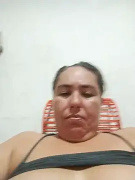 Snapshot of yyuly chatting on November 6, 12:47 am yyuly online show from November 6, 12:47 am