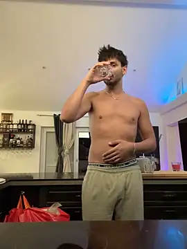 Snapshot of Gipsyboysteve chatting on February 18, 12:30 am Gipsyboysteve online show from February 18, 12:30 am