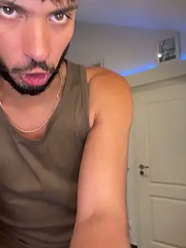 Snapshot of Gipsyboysteve chatting on February 12, 3:12 pm Gipsyboysteve online show from February 12, 3:12 pm