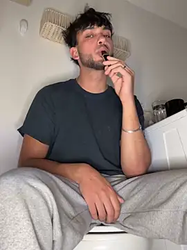 Snapshot of Gipsyboysteve chatting on February 21, 2:57 am Gipsyboysteve online show from February 21, 2:57 am