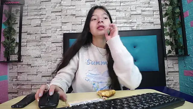 maily can online show from September 22, 12:44 pm