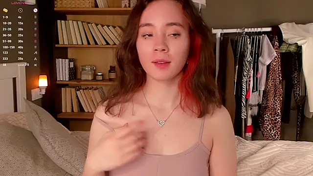 Snapshot of AlbertaClack chatting on November 24, 11:43 am AlbertaClack online show from November 24, 11:43 am