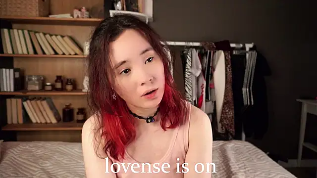 Snapshot of AlbertaClack chatting on November 7, 11:37 am AlbertaClack online show from November 7, 11:37 am