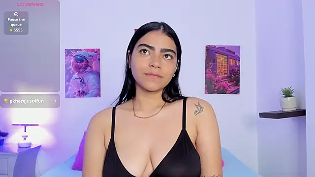 Snapshot of shizuka_84 chatting on November 25, 11:10 am shizuka 84 online show from November 25, 11:10 am