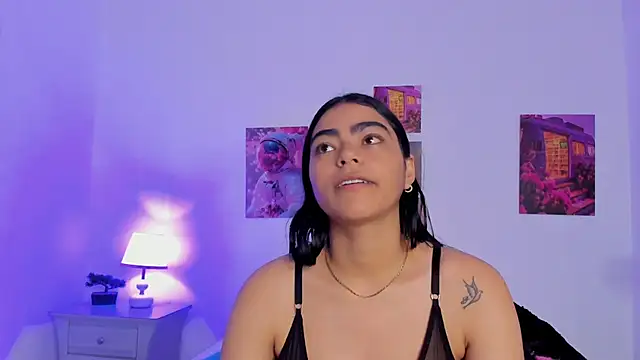 Snapshot of shizuka_84 chatting on November 15, 11:14 am shizuka 84 online show from November 15, 11:14 am