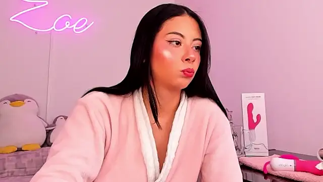 Snapshot of zoecams1 chatting on February 9, 4:38 pm zoecams1 online show from February 9, 4:38 pm