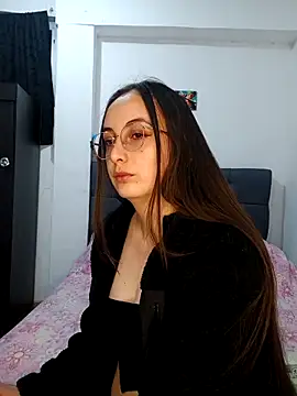 selene swee online show from October 18, 8:27 am